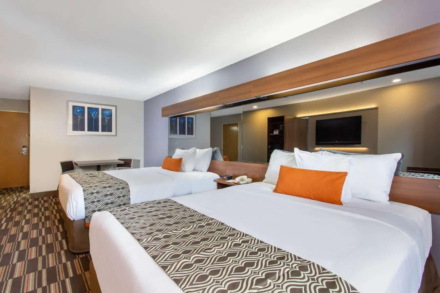 Microtel & By Wyndham Airport Filadelfia
