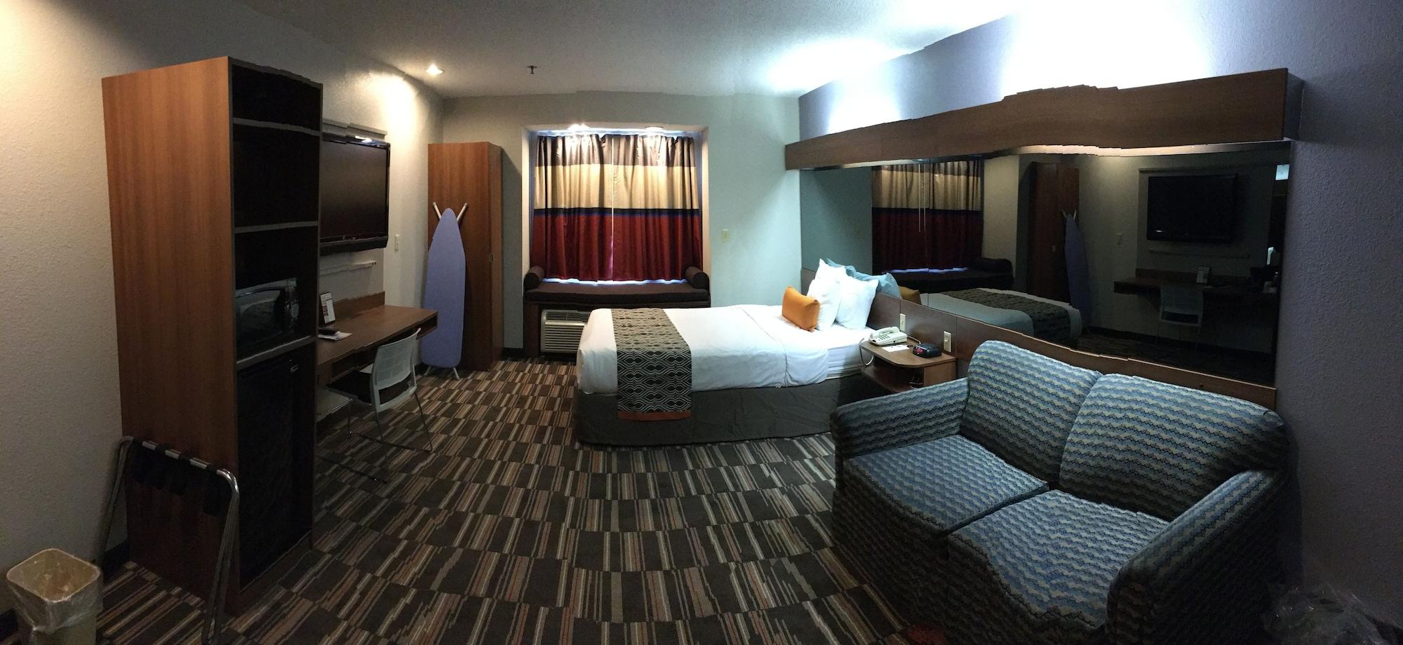 Microtel & By Wyndham Airport Filadelfia